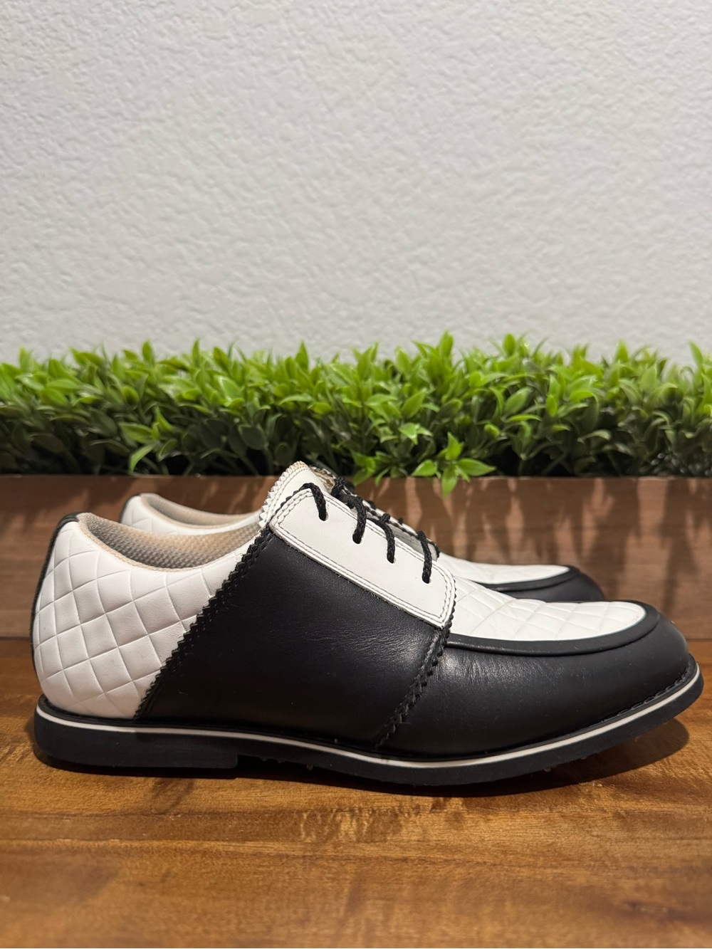 G/FORE Gallivanter Onyx Quilted Leather Golf Shoes G4LF19EF16 Womens Size 8.5